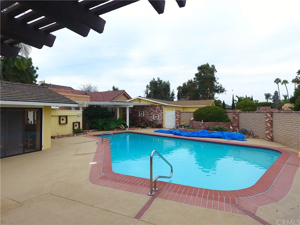 2183 Tustin Avenue Costa Mesa, CA 92627 - Photo 12 of 16