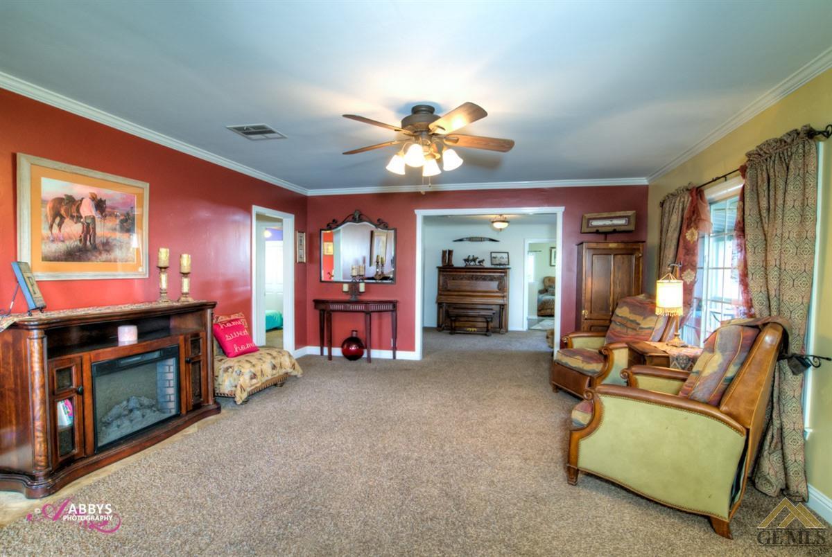 2849 Harmon Road Bakersfield, CA 93307 - Photo 11 of 36