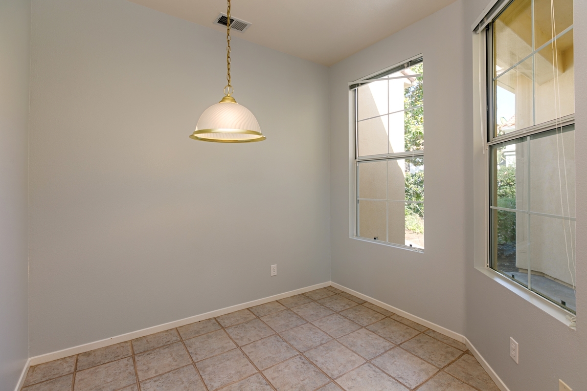 2318 Fallbrook Place Escondido, CA 92027 - Photo 11 of 25