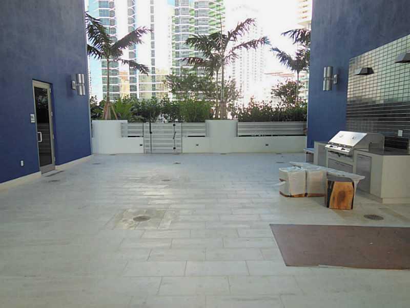 1300 Brickell Bay Drive, Unit 3003 Miami, FL 33131 - Photo 23 of 24