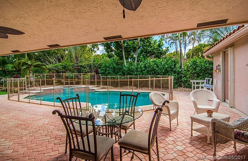 762 Crescent Way Weston, FL 33326 - Photo 3 of 34