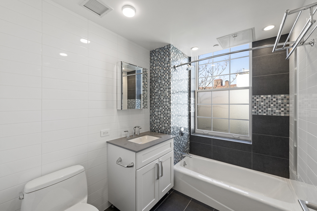 25 Lex 25 Lexington Ave, Brooklyn, NY 11238 - Photo 7 of 8