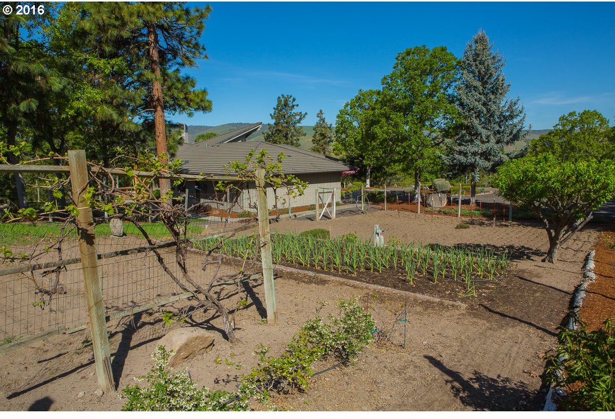 5525 Cherry Heights Road The Dalles, OR 97058 - Photo 25 of 29 Gallery Image 25