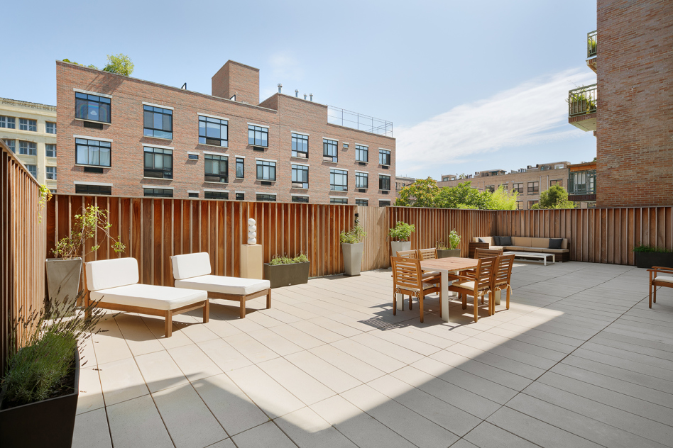 285 Grand Street, Unit PHA Brooklyn, NY 11211 - Photo 2 of 14