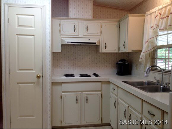 975 Cypress Road St. Augustine, FL 32086 - Photo 10 of 24 Kitchen