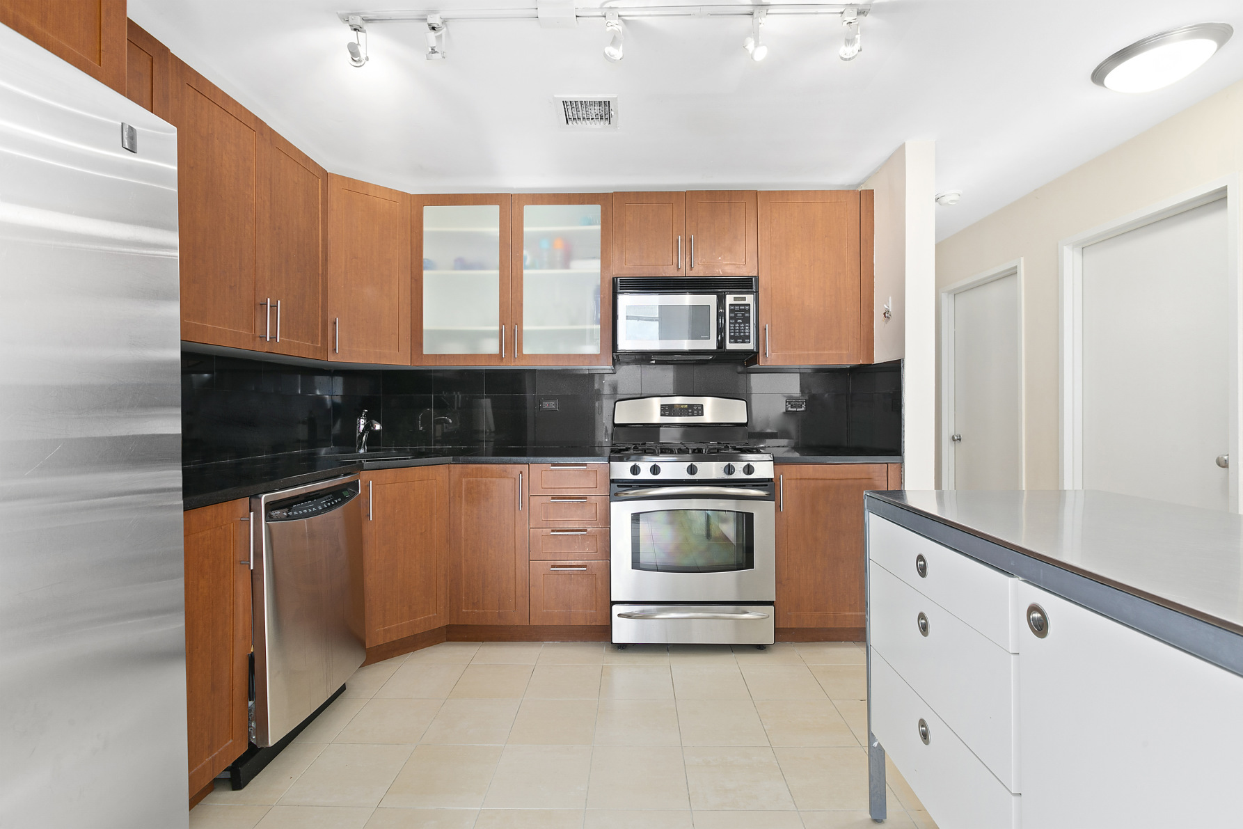 505 Court Street, Unit 1J Brooklyn, NY 11231 - Photo 9 of 16