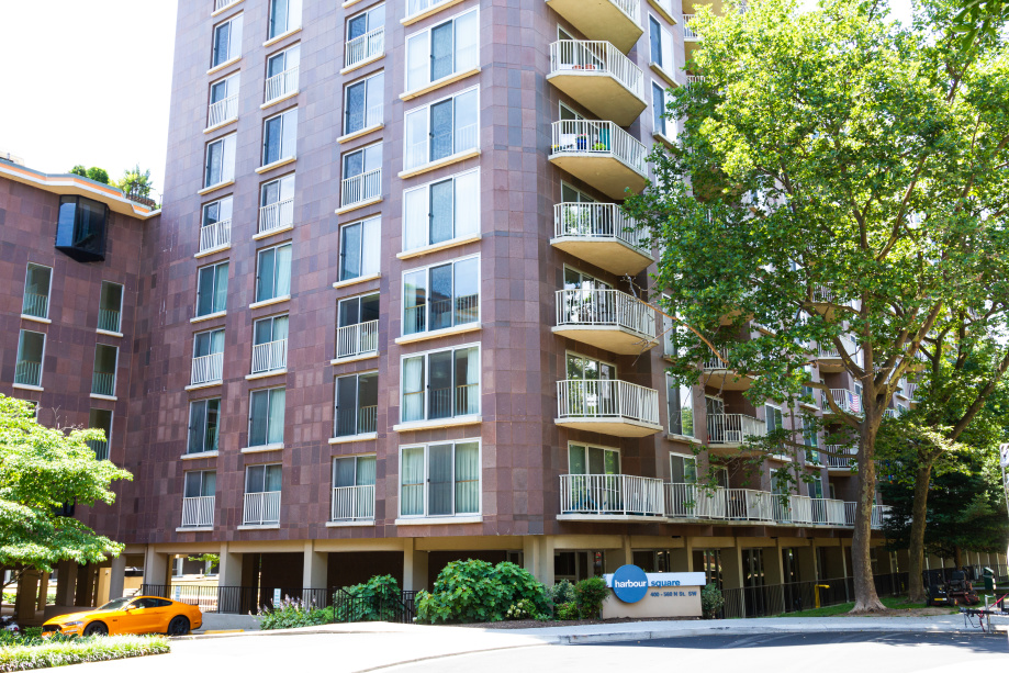 HARBOUR SQUARE 560 N St SW, Washington, DC 20024 - Photo 2 of 3