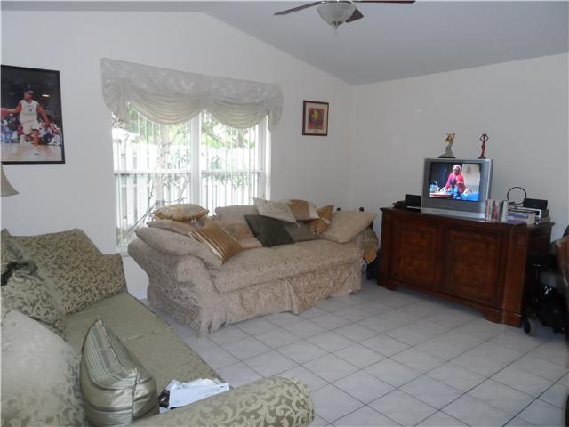 1874 Southwest 176th Way Miramar, FL 33029 - Photo 4 of 14