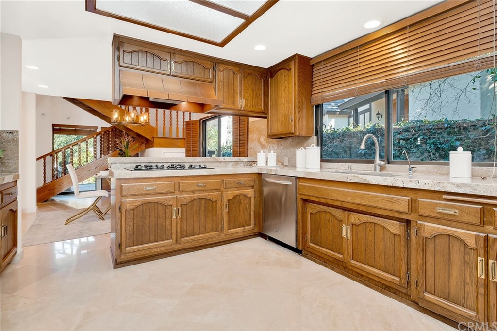 690 Oak Crest Drive Sierra Madre, CA 91024 - Photo 15 of 68