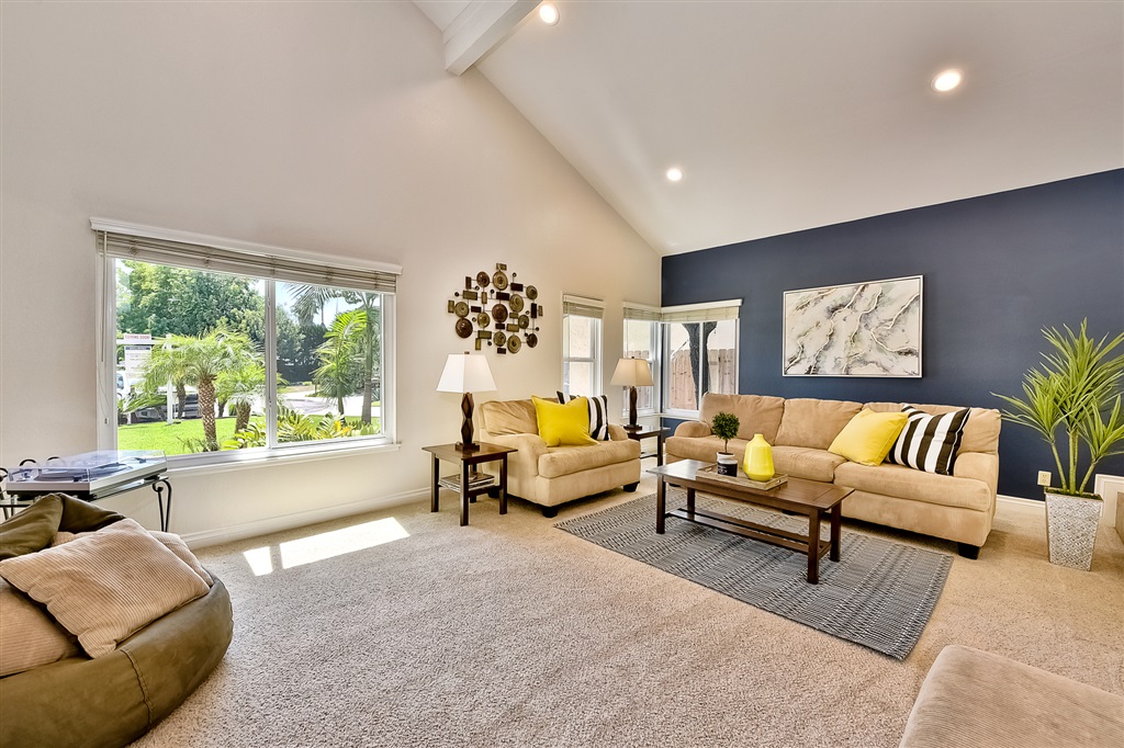 441 Raphael Court Encinitas, CA 92024 - Photo 3 of 25 Light, Bright & Airy Living Space