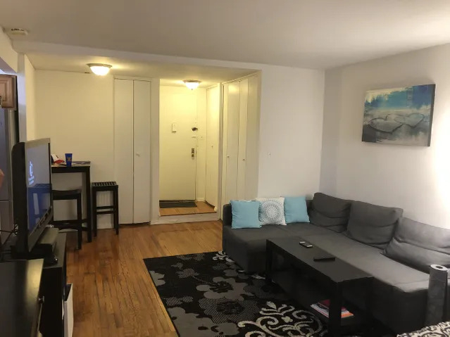 415 Stratford Road, Unit 1F Brooklyn, NY 11218 - Photo 2 of 4