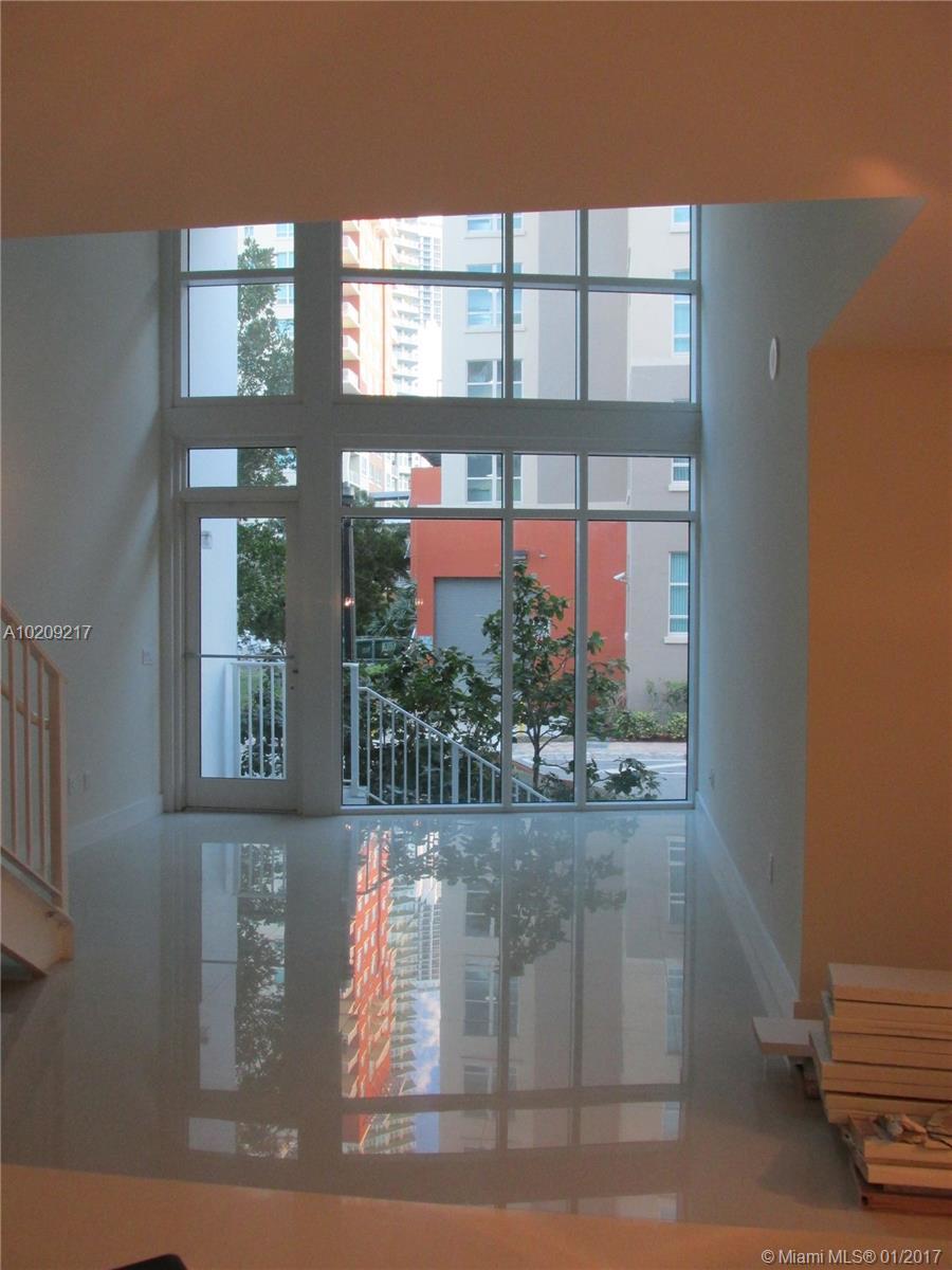 Edgewater Miami, FL 33137 - Photo 2 of 14