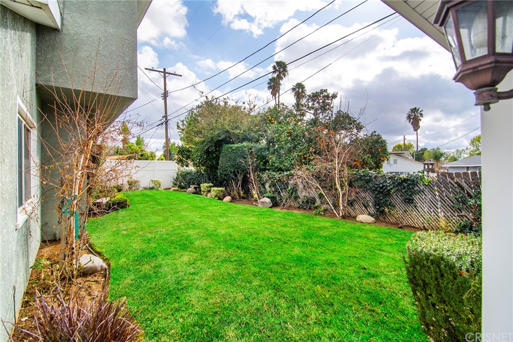 11361 Gaviota Avenue Granada Hills, CA 91344 - Photo 8 of 33