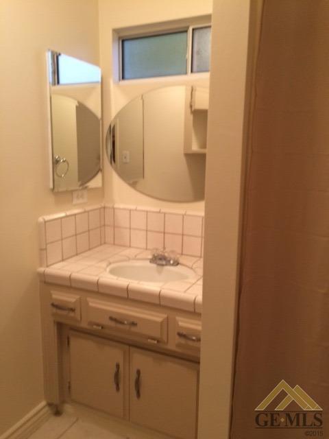 606 Real Road Bakersfield, CA 93309 - Photo 8 of 10 Gallery Image 8