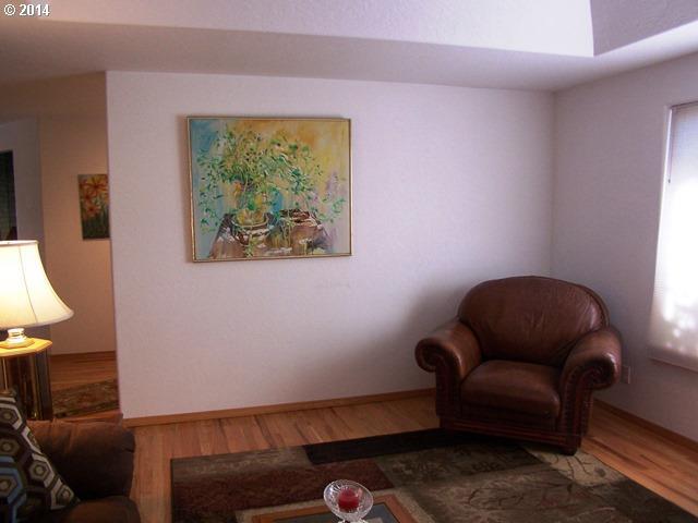 3930 Old Stage Road Central Point, OR 97502 - Photo 6 of 16