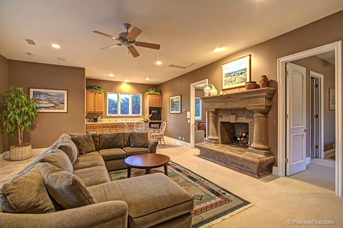 18050 Rancho La Cima Drive Rancho Santa Fe, CA 92067 - Photo 17 of 19