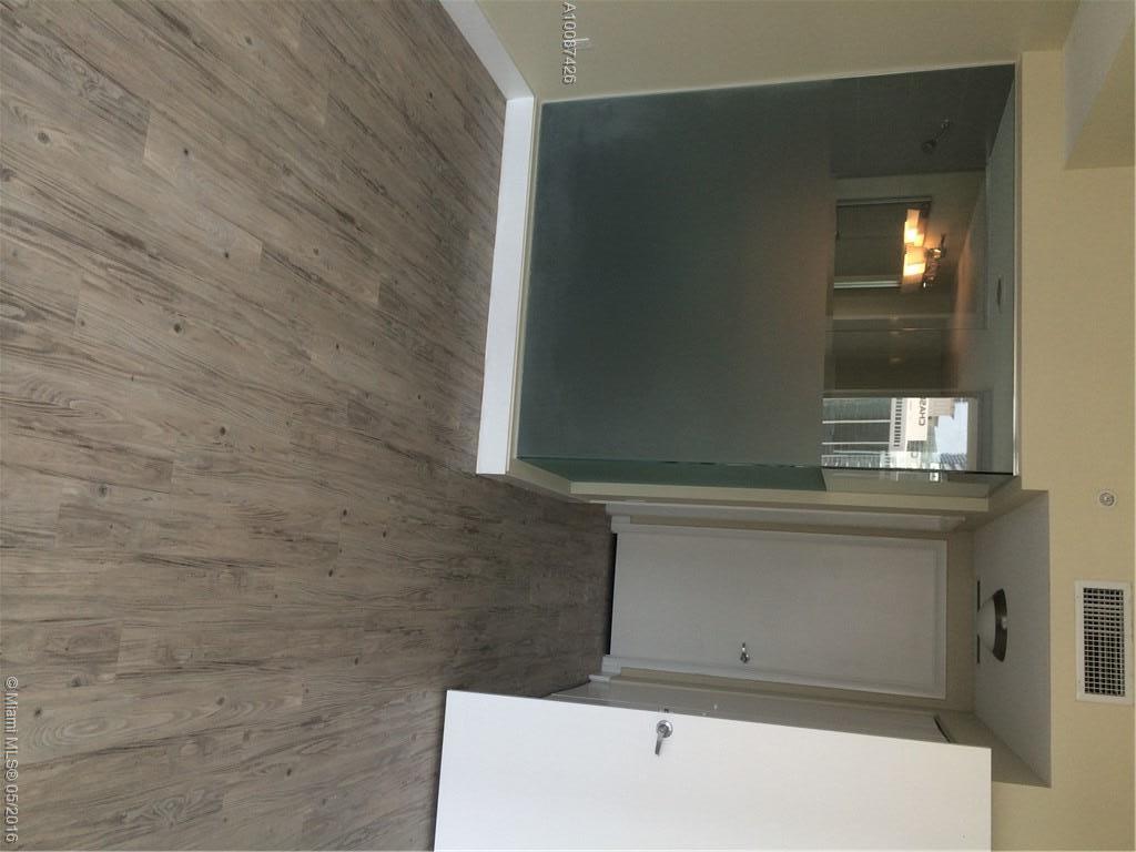 92 Southwest 3rd Street, Unit 2803 Miami, FL 33130 - Photo 5 of 11
