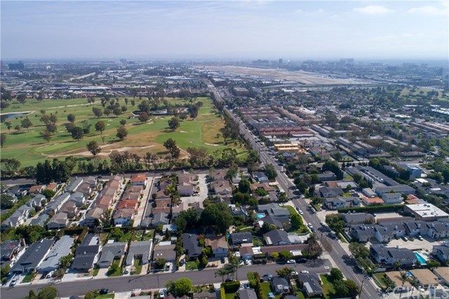 $990,000 | 285 Mesa Drive, Costa Mesa, CA 92627