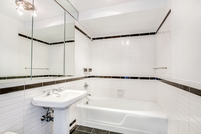 360 East 88th Street, Unit 42A Manhattan, NY 10128 - Photo 16 of 24