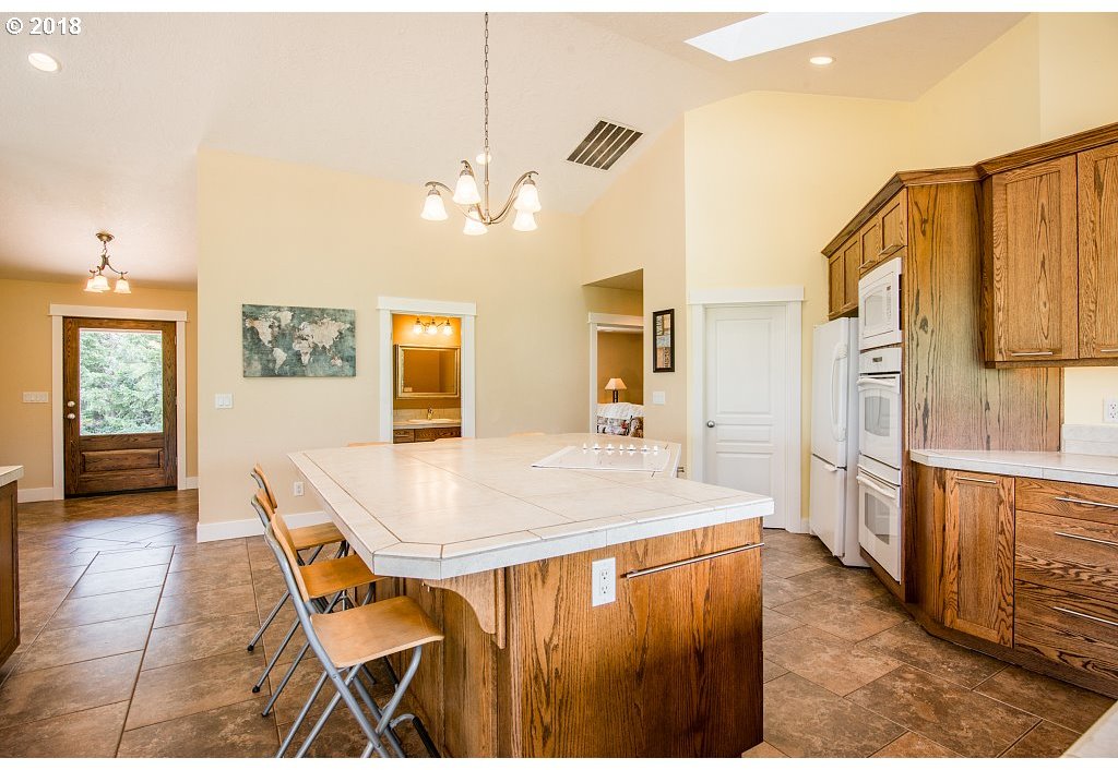 2584 James Howe Road Dallas, OR 97338 - Photo 13 of 32