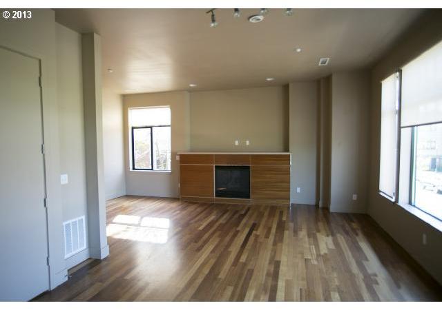1618 Northwest Riverscape Street Portland, OR 97209 - Photo 6 of 8 Gallery Image 6