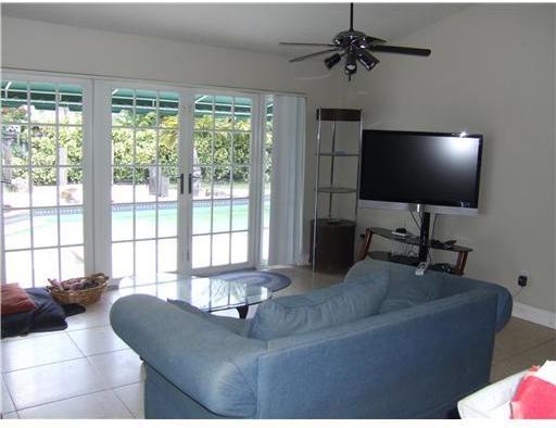 15450 Southwest 157th Terrace Miami, FL 33187 - Photo 6 of 12