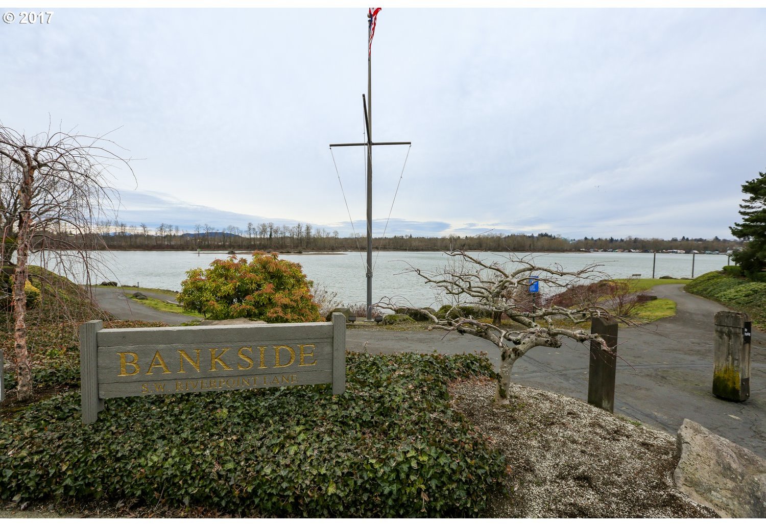 5810 Southwest Riverpoint Lane Portland, OR 97239 - Photo 22 of 32