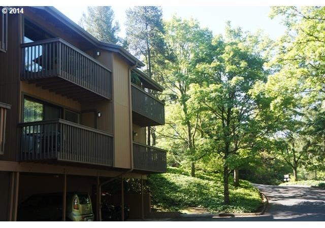 7548 Southwest Barnes Road, Unit B Portland, OR 97225 - Photo 13 of 14 Gallery Image 13