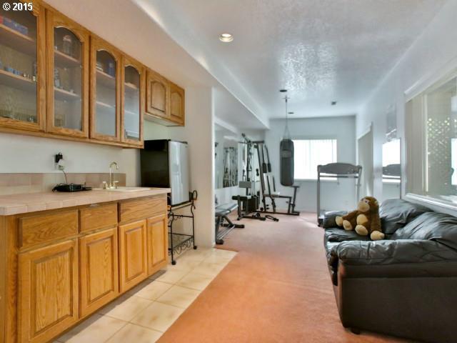 18324 Southwest Fallatin Court Beaverton, OR 97007 - Photo 11 of 15 Gallery Image 11
