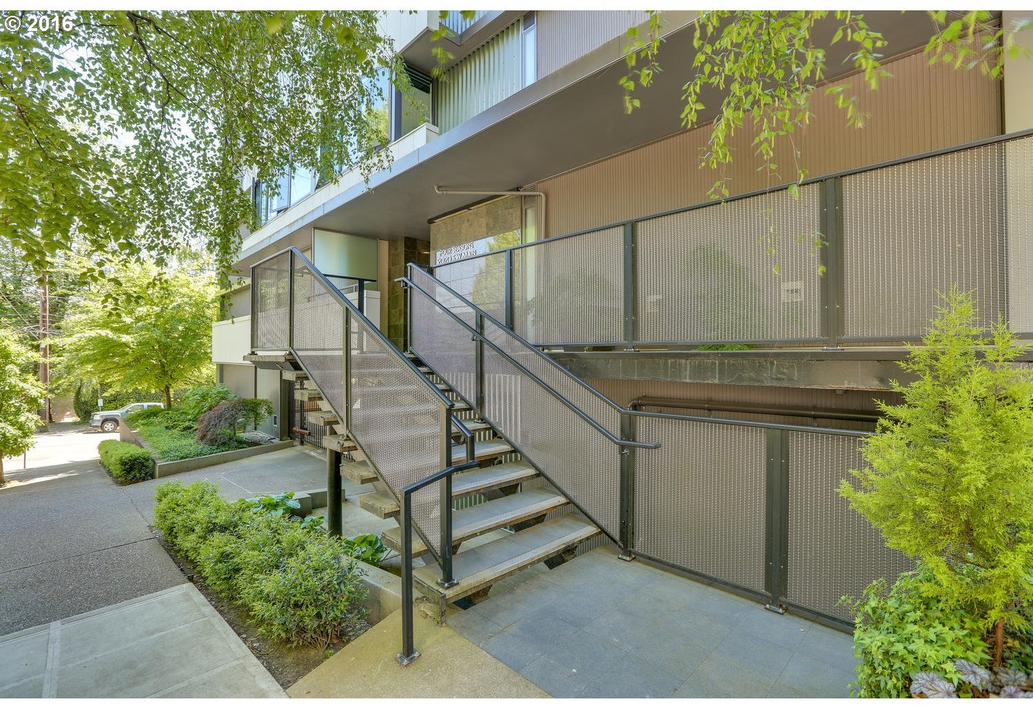 2020 Southwest Main Street, Unit 402 Portland, OR 97205 - Photo 2 of 29