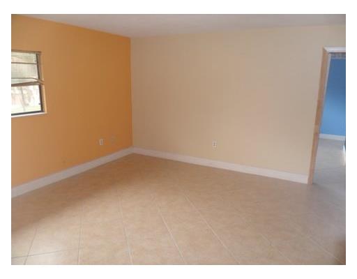 15038 Southwest 89th Ter Road Miami, FL 33196 - Photo 10 of 17