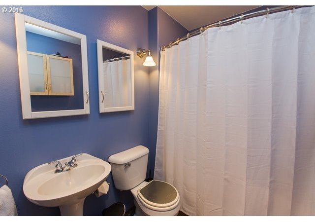 668 Parsons Road Hood River, OR 97031 - Photo 19 of 32 Gallery Image 19