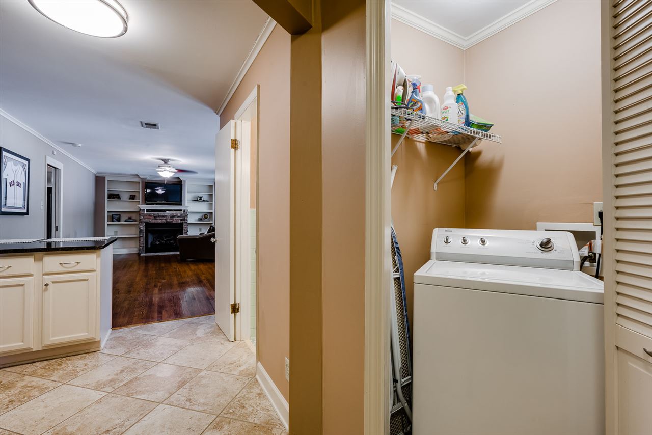 5146 Dee Road Memphis, TN 38117 - Photo 9 of 19