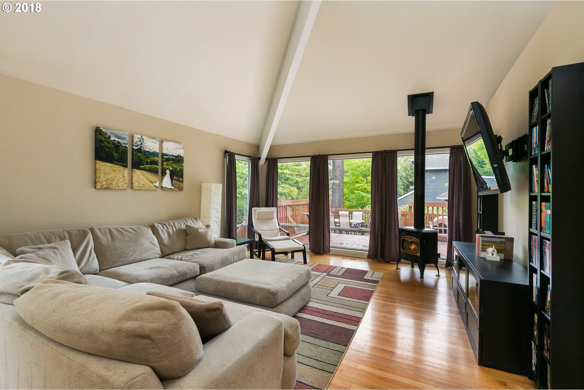 4110 Southwest Comus Street Portland, OR 97219 - Photo 3 of 27 Gallery Image 3