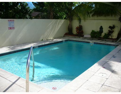2501 Douglas Road, Unit 602 Miami, FL 33133 - Photo 6 of 8 Gallery Image 6