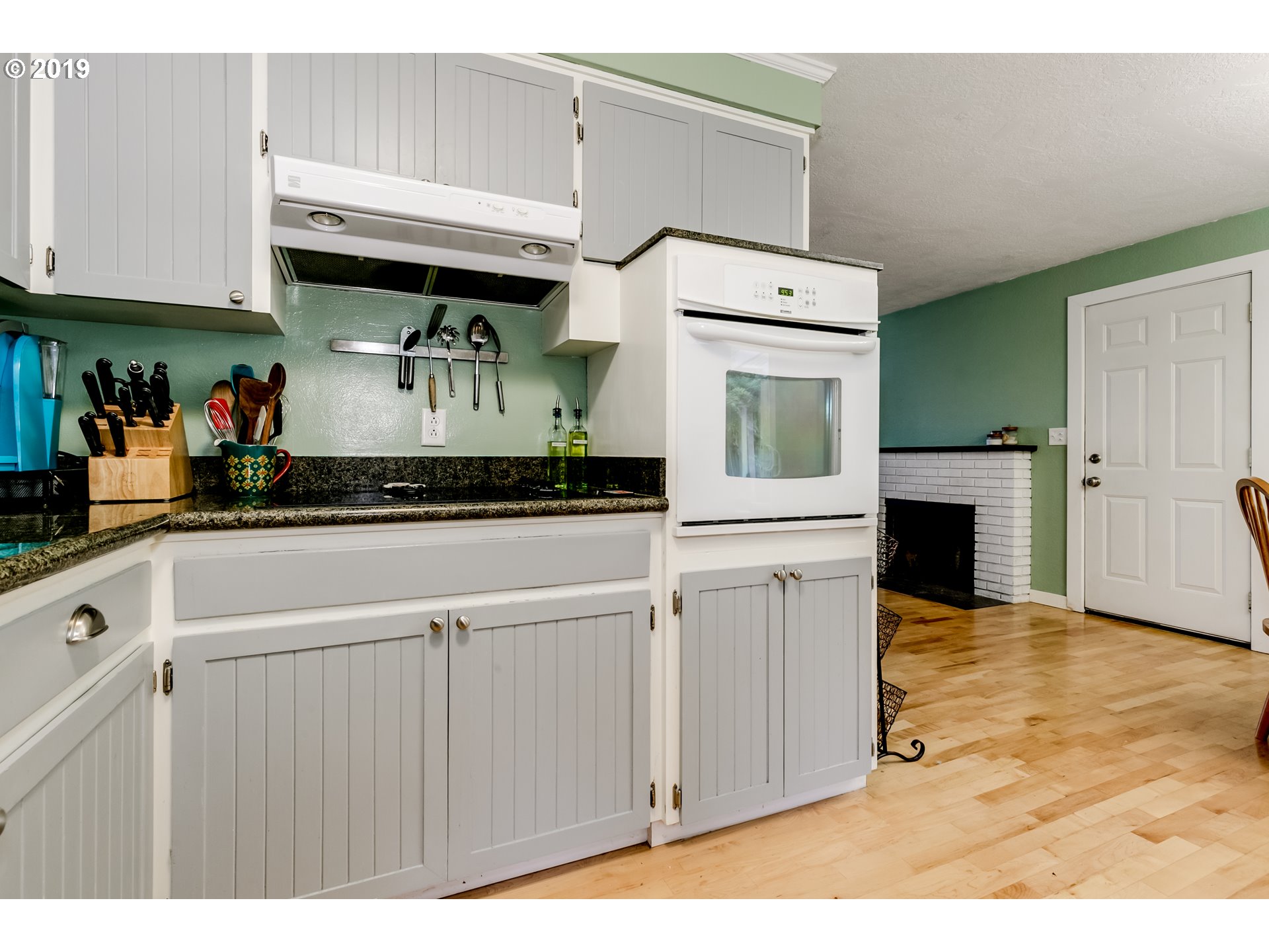 807 25th Street Springfield, OR 97477 - Photo 13 of 22