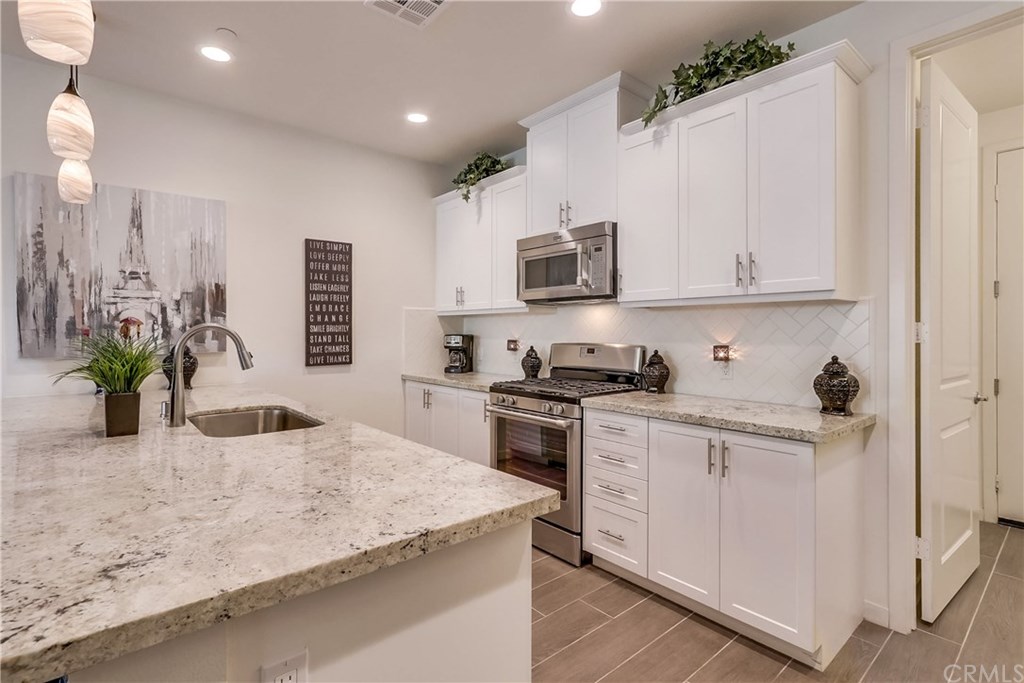 407 Trailblaze Irvine, CA 92618 - Photo 13 of 52