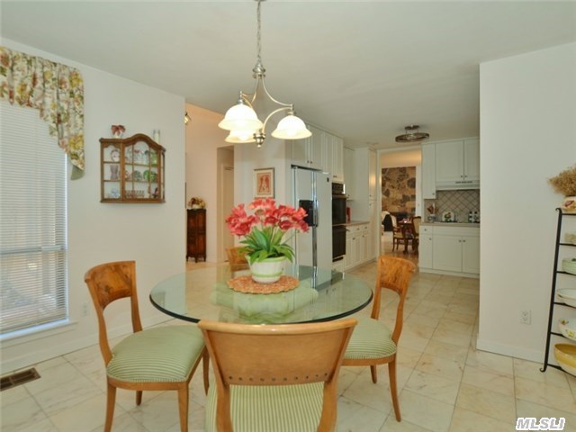 52 Harvard Road Manhasset, NY 11030 - Photo 11 of 20