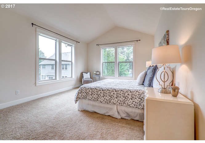 3041 Southwest Carson Street Portland, OR 97219 - Photo 18 of 28 Gallery Image 18