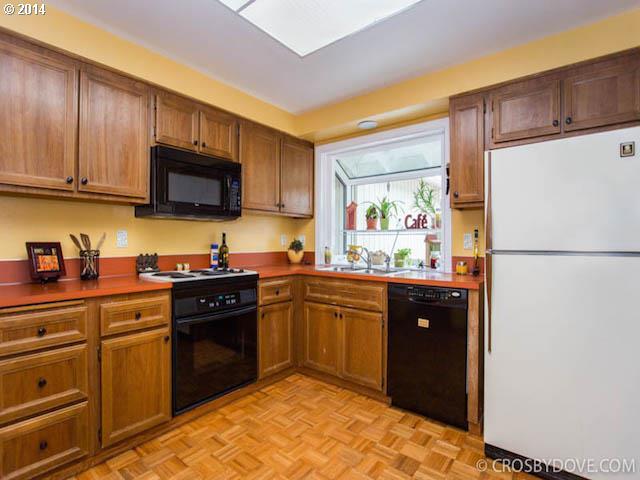16565 Southwest Rigert Terrace Beaverton, OR 97007 - Photo 4 of 16 Gallery Image 4