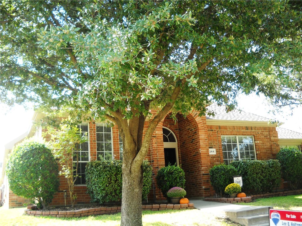 Immaculate 4 Br 1 story! Original owners! Over 1900 SQFT.