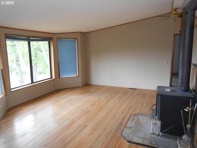 2141 State Road Mosier, OR 97040 - Photo 4 of 12 Gallery Image 4