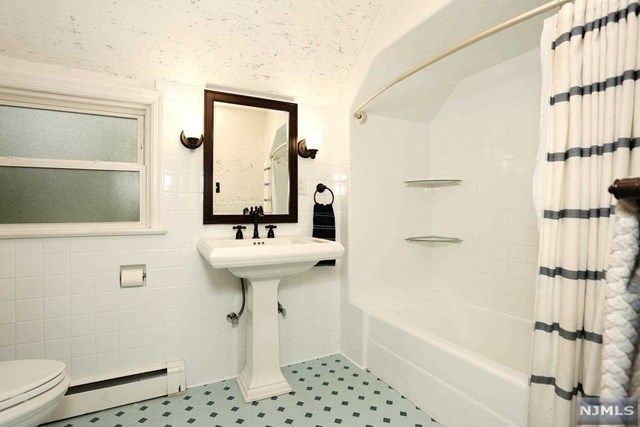 126 Dora Avenue Waldwick, NJ 07463 - Photo 17 of 25