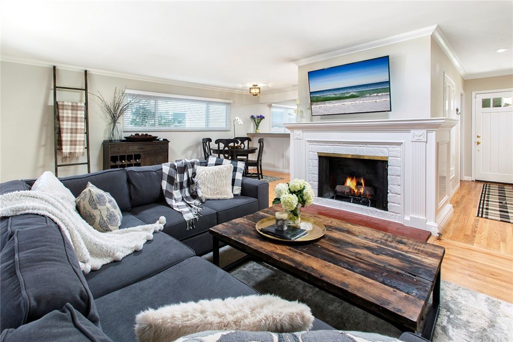 461 Cabrillo Street Costa Mesa, CA 92627 - Photo 3 of 17