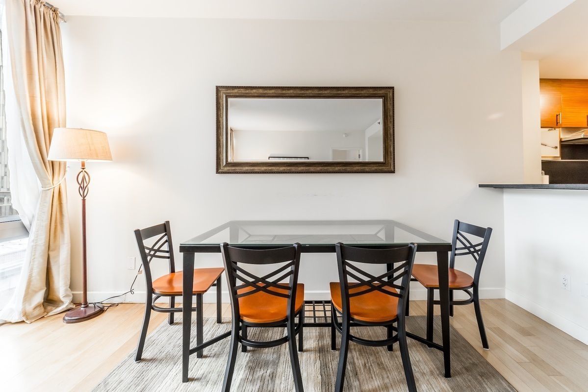 225 West 60th Street, Unit 7A Manhattan, NY 10023 - Photo 3 of 7