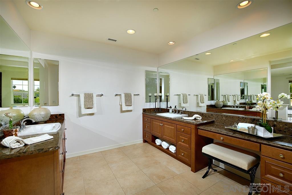 1011 Scarlet Way Encinitas, CA 92024 - Photo 14 of 25