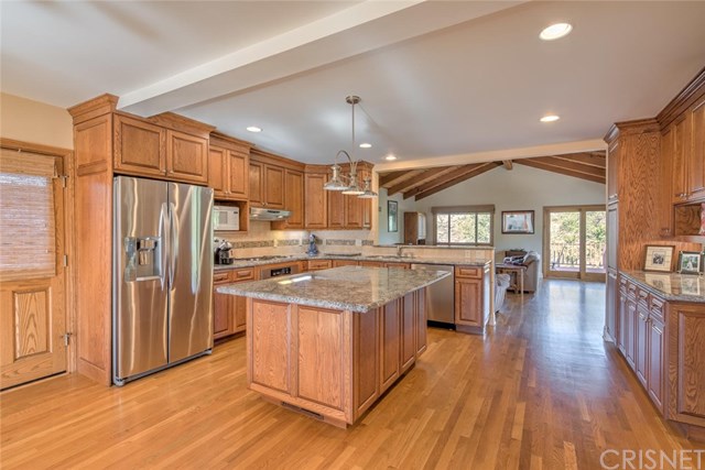 7665 Airlie Drive Tujunga, CA 91042 - Photo 4 of 26