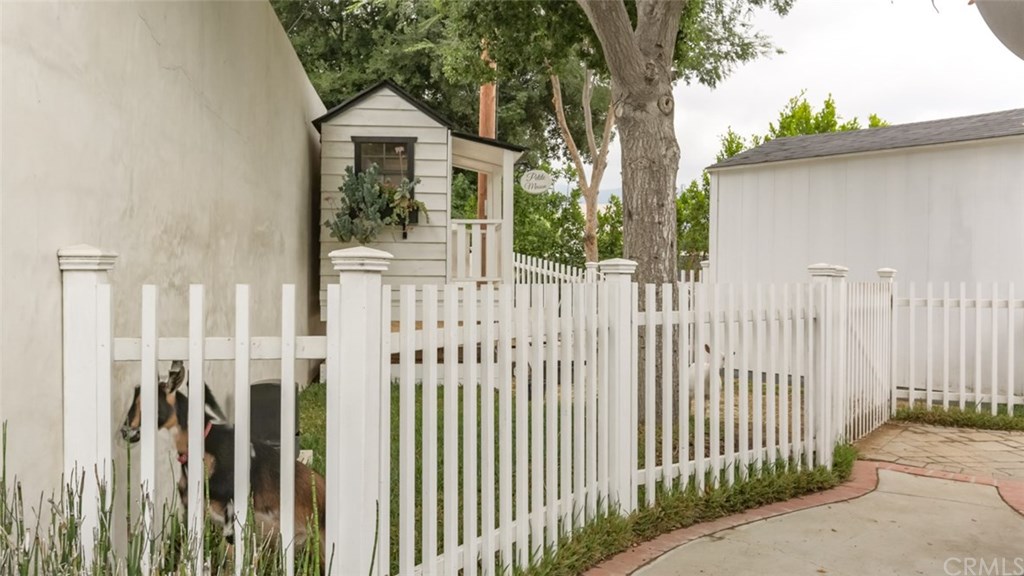 154 Allen Avenue Glendale, CA 91201 - Photo 28 of 32