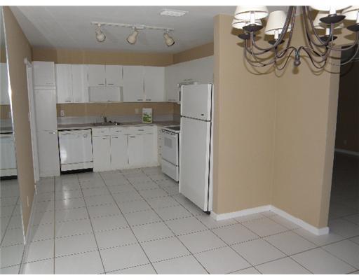 455 Northeast 35th Street Boca Raton, FL 33431 - Photo 5 of 12 Gallery Image 5