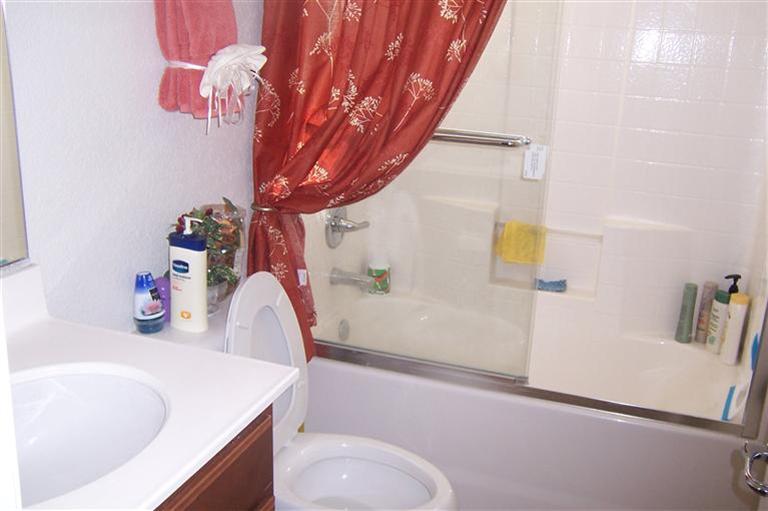 8219 Ridgegate Court Bakersfield, CA 93313 - Photo 14 of 20 Gallery Image 14